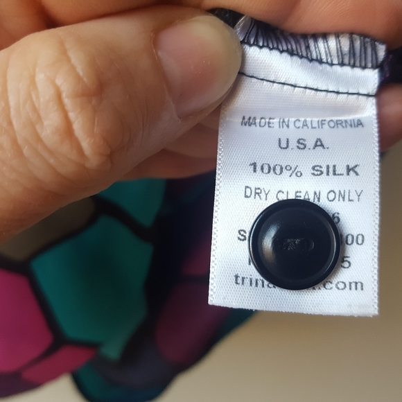 Multicolored hexagon printed silk blouse - Picture 6 of 7